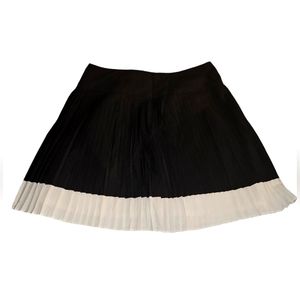 New York & Company Pleated Skirt,  Black And White, Size 8, 100% Polyester